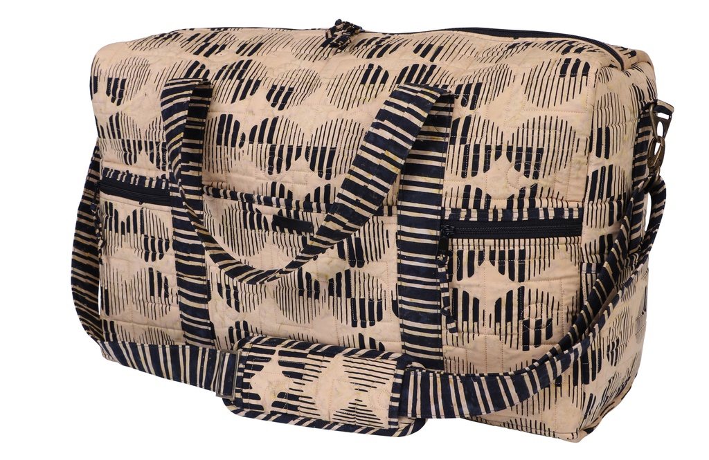 Model-Travel Duffle Bag 2.0-12