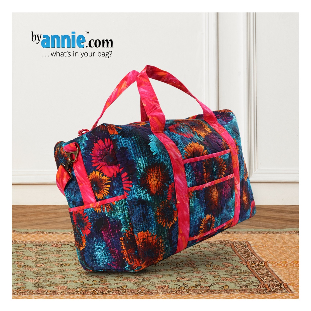 Model-Travel Duffle Bag 2.0-11
